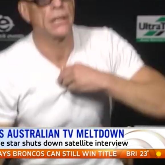 Jean-Claude Van Damme se lève en pleine interview