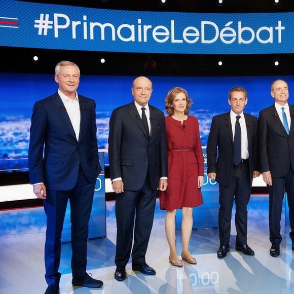 Les sept candidats lors du premier débat