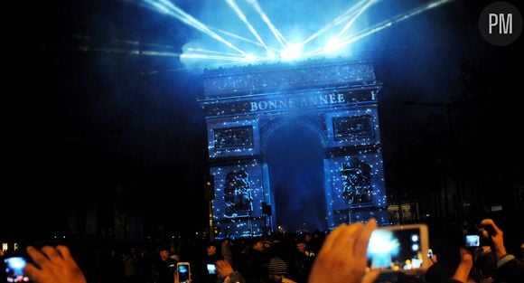 BFMTV et BFM Paris diffusent en direct le spectacle du 31 décembre de Paris.