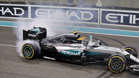 SFR lorgne sur les droits de la F1 détenus par Canal+