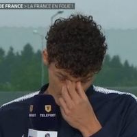 "Téléfoot" : Le joueur Benjamin Pavard ému aux larmes par un message de ses parents