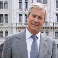 Vincent Bolloré cède les rênes de son groupe à son fils Cyrille