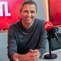 Thomas Hugues aux commandes de la matinale de RTL cet été