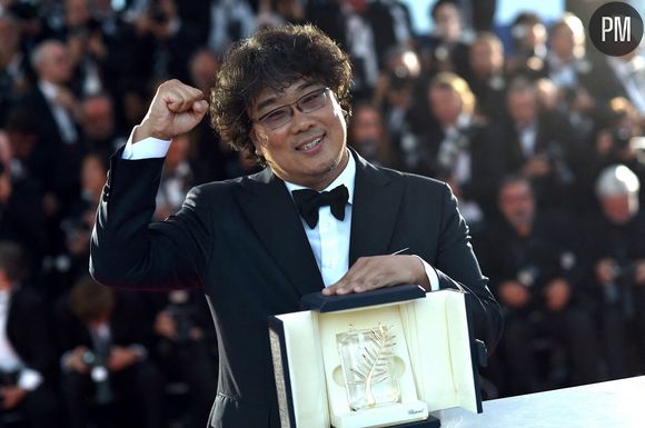 Le réalisateur Bong Joon-Ho et sa Palme d'or au dernier festival de Cannes