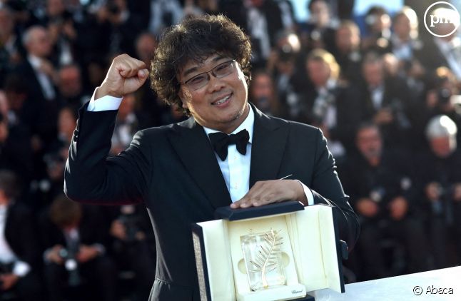 Le réalisateur Bong Joon-Ho et sa Palme d'or au dernier festival de Cannes