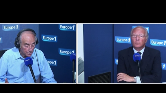 Interview sur Europe 1 : Quand Jean-Pierre Elkabbach soufflait questions et réponses à Brice Hortefeux