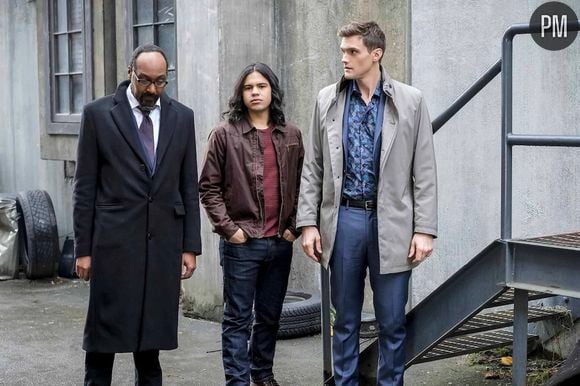 Jesse L. Martin, Carlos Valdes et Hartley Sawyer dans "Flash"