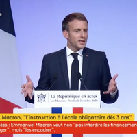 Loi sur le "séparatisme islamiste" : Emmanuel Macron recadre un journaliste de CNews