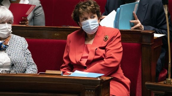 Positive à la Covid-19, Roselyne Bachelot hospitalisée