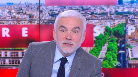 Pascal Praud apparaît trop tôt à l'antenne de CNews