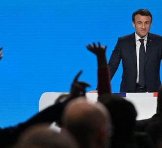 Emmanuel Macron refuse de débattre avec ses concurrents...