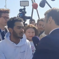 Un jeune demande à Emmanuel Macron de participer à "Face à Baba" avec Cyril Hanouna