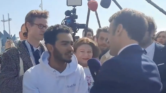 Un jeune demande à Emmanuel Macron de participer à "Face à Baba" avec Cyril Hanouna