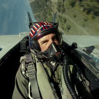 Box-office US : L'avion de chasse "Top Gun : Maverick" offre un record à Tom Cruise, "Doctor Strange 2" loin derrière