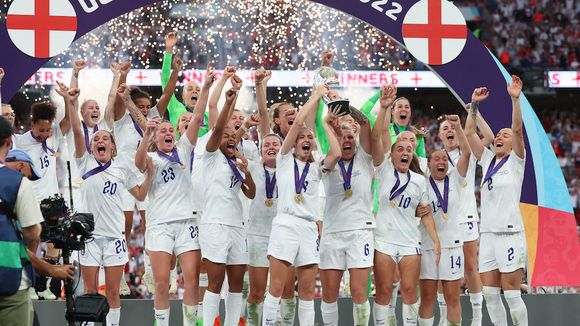 Audiences dimanche : La finale de l'Euro féminin de foot bien suivie, le Tour de France féminin cartonne sur France 3