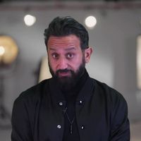 "Le groupe Canal ne doit pas rétablir la diffusion de TF1" : Cyril Hanouna parodie le clip des animateurs de la Une