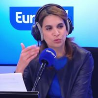 "Ca me fait un peu bizarre" : L'interview improbable de Chat-GPT par Sonia Mabrouk sur Europe 1