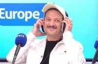 "Il n'a jamais été aussi drôle" : Charrié par Pascal Praud, Vincent Dedienne réalise son rêve de présenter un flash sur Europe 1