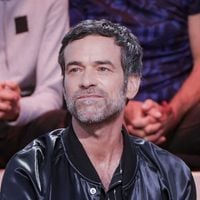 "Ça me fait flipper" : Romain Duris confie son malaise de s'engager publiquement quand "la moindre petite formule est balancée sur les réseaux sociaux"