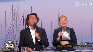 "Mais qu'est-ce qui se passe ?" : Bertrand Chameroy et Anne-Elisabeth Lemoine coupés en plein direct par un imprévu dans "C à vous"