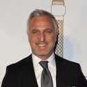 "Une vraie famille ça se serre les coudes" : David Ginola évincé du groupe M6, l'animateur règle ses comptes avec la chaîne