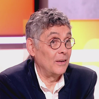 "Après 18 ans de présence dans les studios radio et sur les plateaux télé..." : Thierry Moreau ("TPMP", "C Médiatique") annonce la fin de sa carrière télévisée