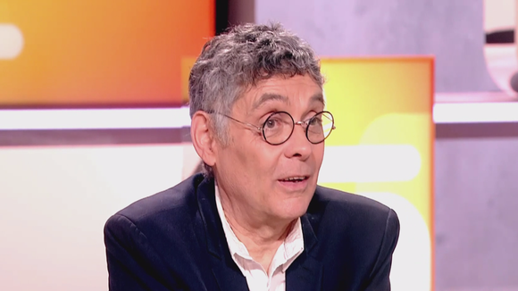 "Après 18 ans de présence dans les studios radio et sur les plateaux télé..." : Thierry Moreau ("TPMP", "C Médiatique") annonce la fin de sa carrière télévisée