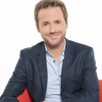 "Absent provisoirement pour raisons personnelles" : Tristan Waleckx remplacé "quelques semaines" à la présentation de "Complément d'enquête" sur France 2