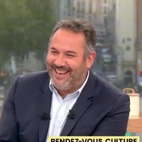 "Non, ça ne passe pas" : Une blague osée de Bruce Toussaint sur Christophe Beaugrand provoque un fou-rire dans "Bonjour !" sur TF1