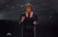 Susan Boyle chante "You Have to Be There" sur le plateau de "America's Got Talent"