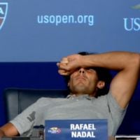 Souffrant de crampes, Rafael Nadal s'effondre en pleine conférence de presse