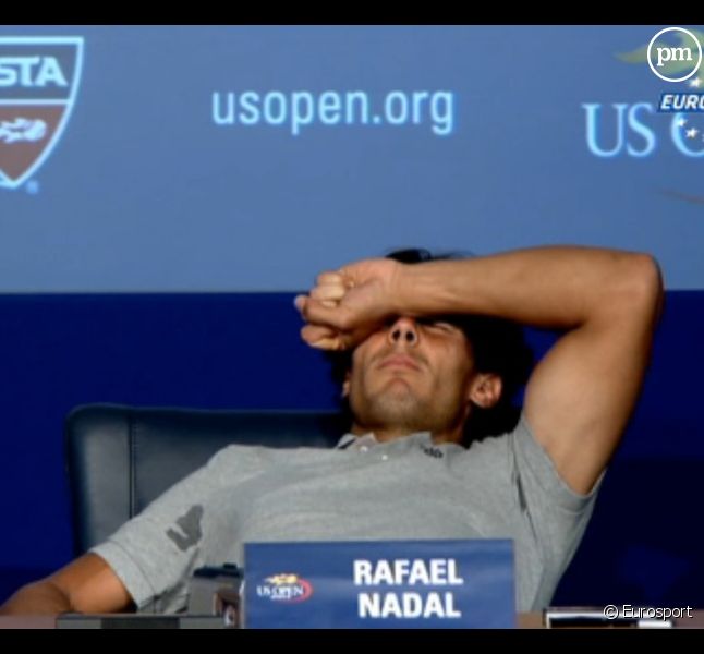 Rafal Nadal pris de crampes en pleine conférence de presse