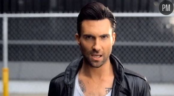 Adam Levine dans le clip "Misery" de Maroon 5