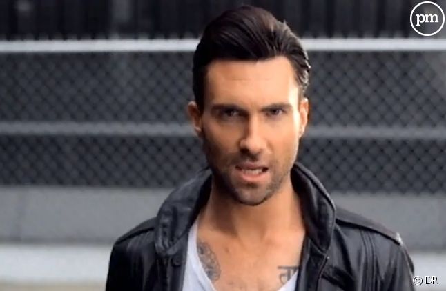 Adam Levine dans le clip "Misery" de Maroon 5