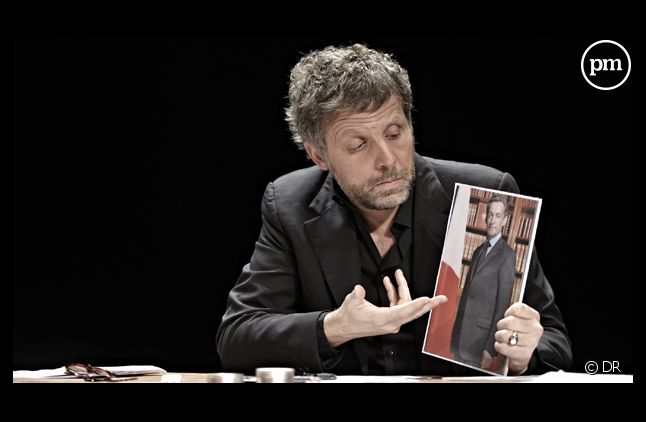 Stéphane Guillon dans son spectacle "En liberté très surveillée".