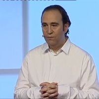 Zapping : Xavier Niel (Free) tape sur SFR, Orange et Bouygues Telecom