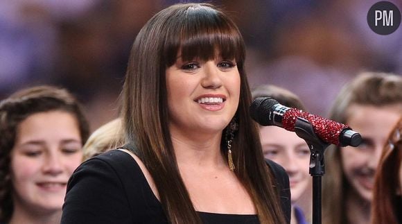 Kelly Clarkson au Super Bowl 2012