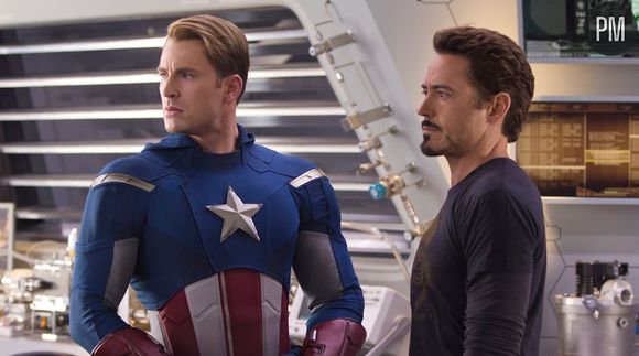 Chris Evans et Robert Downey, Jr. dans "Avengers"