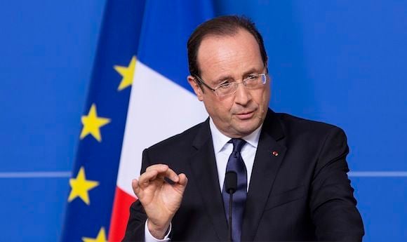 Les équipes de François Hollande envisagent une interview sur Twitter