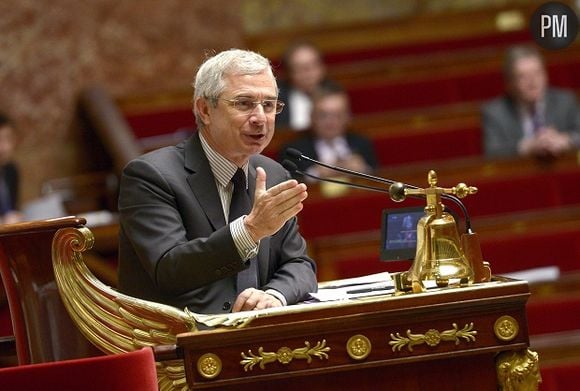 Claude Bartolone, le président de l'Assemblée, estime que la question de Twitter dans l'hémicycle est plus facile à poser qu'à résoudre.