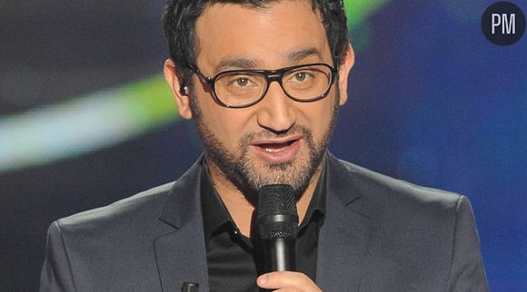 A chaque prime, une nouvelle paire de lunettes pour Cyril Hanouna.