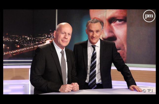 Bruce Willis sur le plateau du 20 heures de TF1 de Gilles Bouleau, le 11 février 2012.