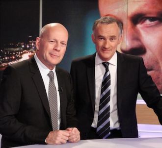 Bruce Willis sur le plateau du 20 heures de TF1 de Gilles...