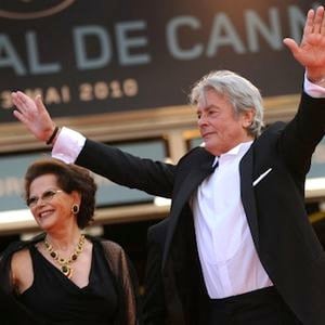 Alain Delon sur les marches de Cannes en 2010