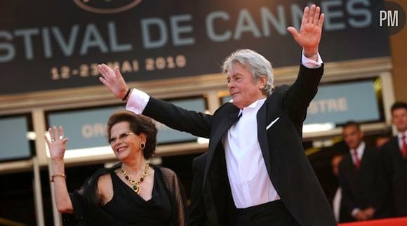 Alain Delon sur les marches de Cannes en 2010