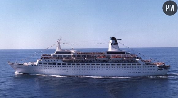 Le MS Pacific ou Pacific Princess, paquebot de la série "La croisière s'amuse"