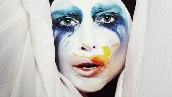 Lady Gaga - "Applause"