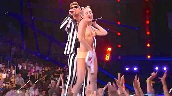 MTV Video Music Awards 2013 : La prestation choquante de Miley Cyrus