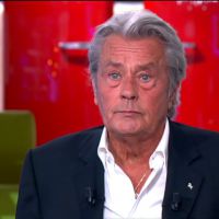 Homosexualité : Alain Delon dérape dans "C à vous", Twitter le corrige