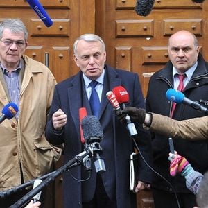 Le Premier ministre, Jean-Marc Ayrault, devant la presse